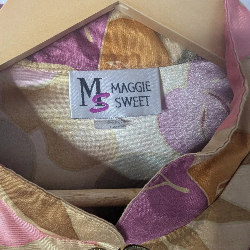 Maggie Sweet Floral‎ Brocade Top with Mandarin Collar